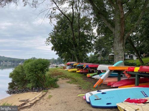 414 Ben Oaks Dr, Severna Park MD 21146-2207 exterior