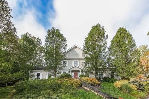 8 Waterhouse Ln, Chester, CT 06412-1268