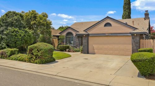 3833 Emperor Ln, Modesto, CA 95356-2212