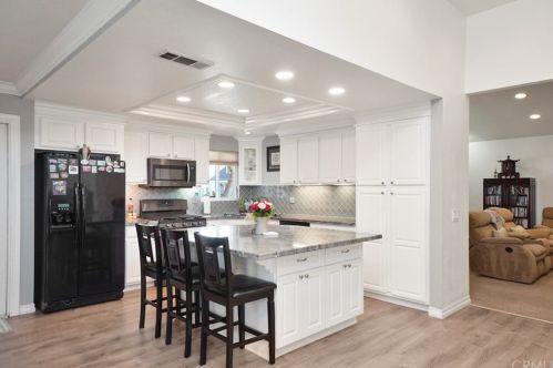 260 Brookside Ct, Anaheim CA  92808-1204 exterior