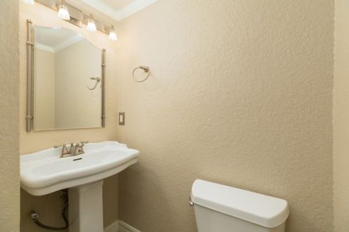 22 Mariner Village Dr, Taylor Lake Village TX 77586-5448 exterior