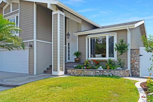 11372 Anegada St, Cypress, CA 90630-5356