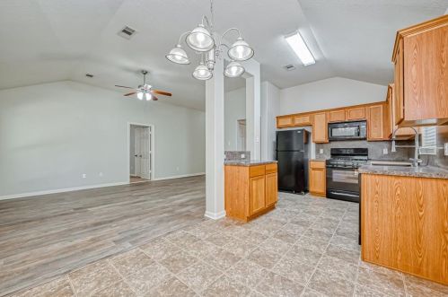 989 Arbor Way, Conroe TX  77303-1784 exterior