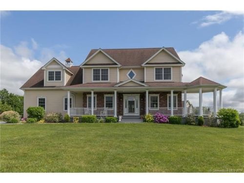 5 Foster Dr, Ellington CT  06029-2631 exterior
