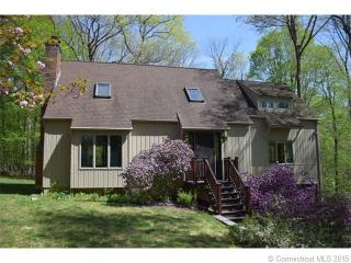 349 Brooksvale Rd, Cheshire CT  06410-3338 exterior