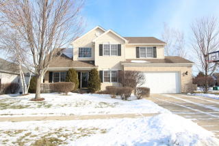 614 Clover Cir, Pingree Grove, IL 60140-9685
