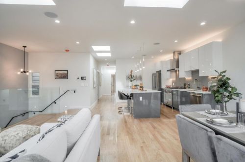 260 Girard St, San Francisco CA 94134-2110 exterior