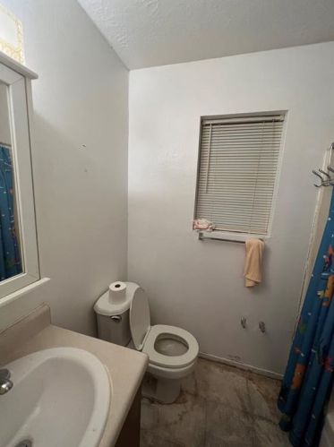 205 Bert St, Angleton TX 77515-5274 exterior