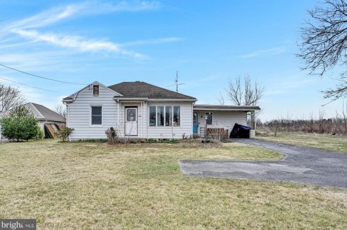 1464 Walnut Bottom Rd, Carlisle, PA 17015-9143