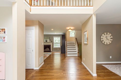49 Clydesdale Rd, Scotch Plains, NJ 07076-2421
