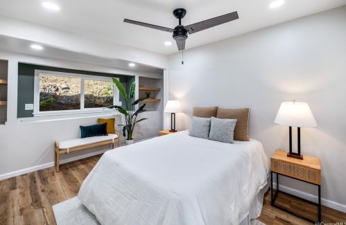 1232 Kalaniiki St, Honolulu HI  96821-1213 exterior