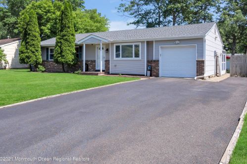 2408 Holly Hill Rd, Lakehurst, NJ 08759-6120