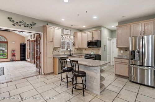 5 Susie Ln, Jackson Twp, NJ 08527-3427
