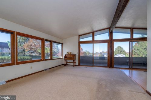 1602 Hillcrest Dr, Harrisonburg, VA 22802-5517