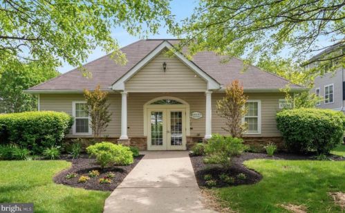 64 Kyle Way, Trenton NJ 08628-2521 exterior