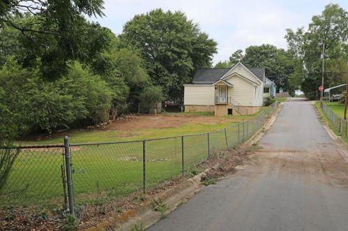 1595 Elm St, Conyers GA  30012-3715 exterior
