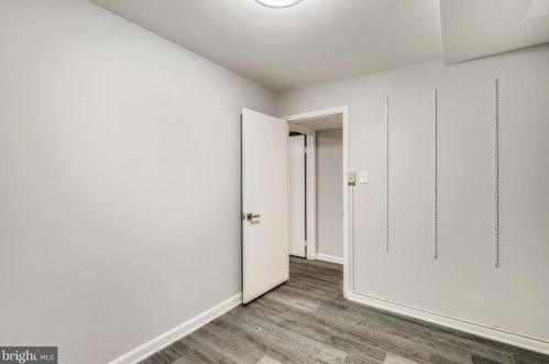7305 Langsford Ct, Springfield VA  22153-1536 exterior