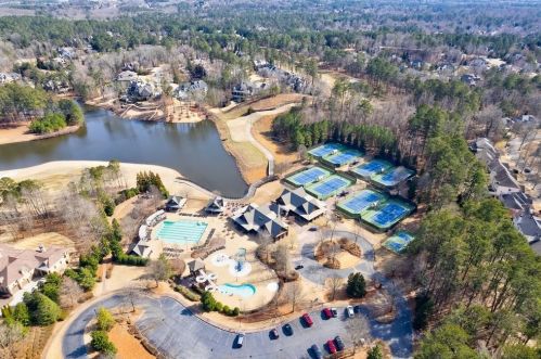 628 Crescent River Pass, Suwanee GA  30024 exterior