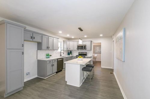 3007 Dogwood Dr, Atlanta GA  30344-3905 exterior