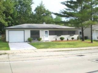 409 Schaumburg Rd, Streamwood, IL 60107-1568