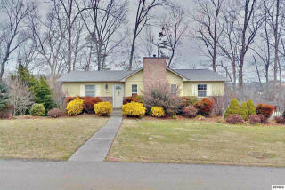 889 Eagle View Dr, Kodak, TN 37764-2416