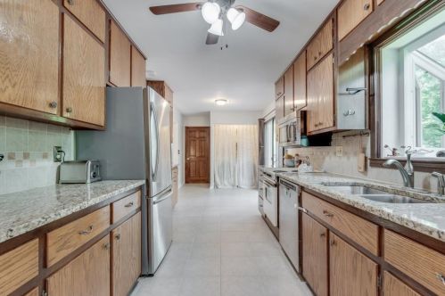 2970 Marlin Cir, Atlanta GA  30341-5118 exterior