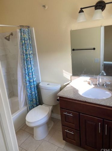 12924 Roselle Ave, Hawthorne CA  90250-5364 exterior