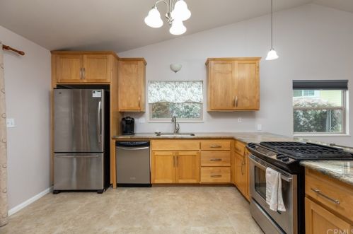 8205 Tamarind Ln, Riverside CA  92509-5179 exterior