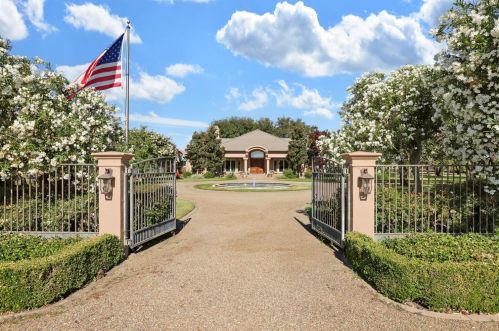 14501 Wells Ln, Lodi, CA 95240-6421