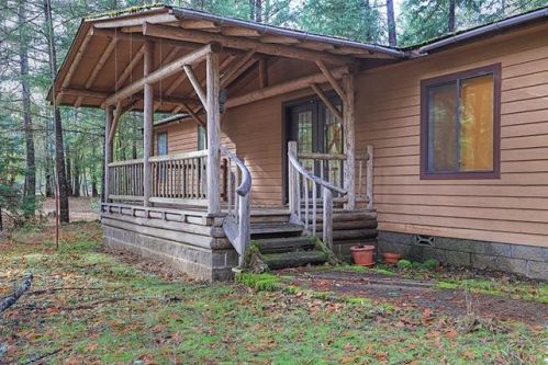 8825 Upper Deer Creek Rd, Selma, OR 97538-3623