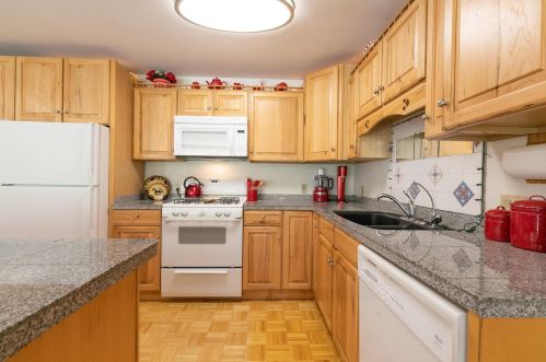 14263 Wolfgang Rd, Truckee CA  96161-6912 exterior