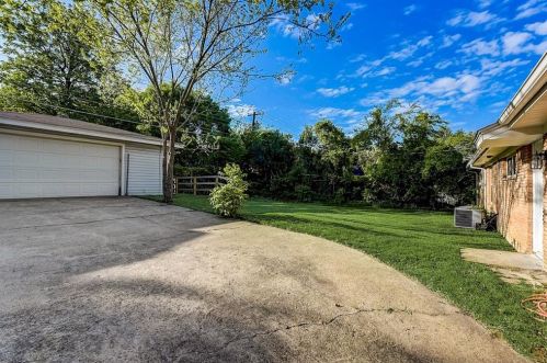 8746 Aldwick Dr, Dallas TX  75238-3420 exterior