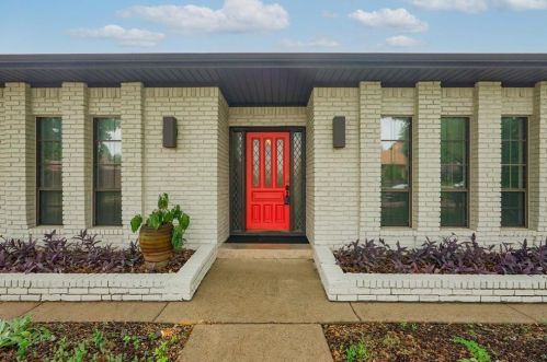 13115 Harkness Dr, Dallas, TX 75243-2439