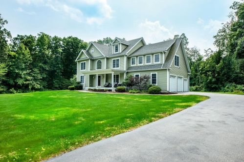 8 Linwood Ln, Stratham, NH 03885-2287