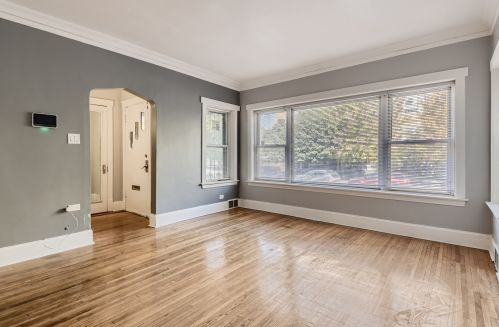 1327 71st St, Chicago, IL 60619-1401