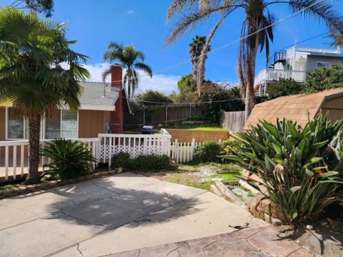 204 Hoover St, Oceanside, CA 92054-4551