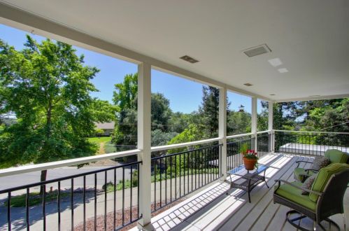 8517 Emperor Dr, Fair Oaks, CA 95628-6205