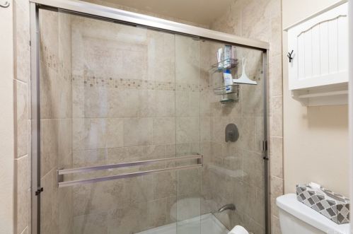8205 Tamarind Ln, Riverside CA  92509-5179 exterior