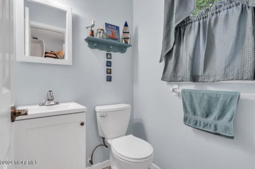 20 Pne Needle St, Wall Township NJ  07731-2647 exterior