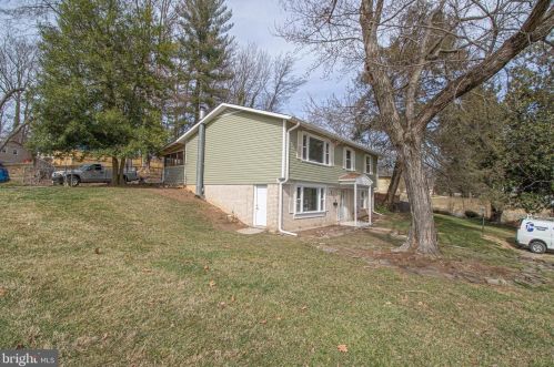 7834 Brompton St, Springfield VA  22152-1956 exterior