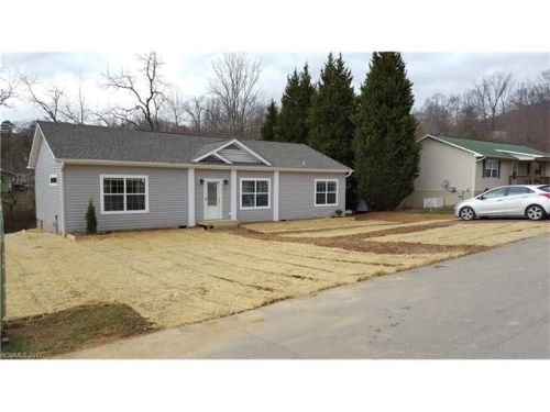 135 Lakeview St, Clyde, NC 28721-7014