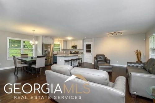 3305 Flowers Dr, Atlanta GA  30337-1001 exterior