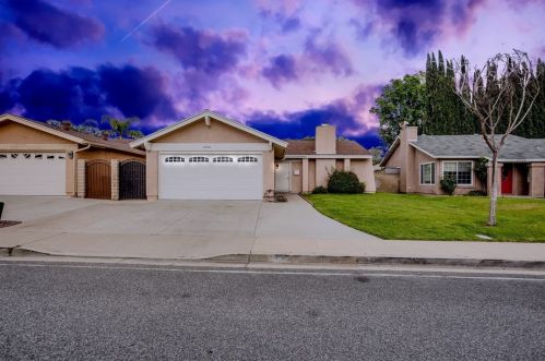 2230 Burke Ct, Simi Valley, CA 93063-2769