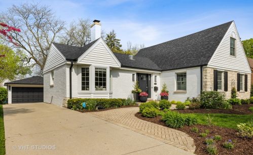 478 Holly Ave, Elmhurst, IL 60126-4127