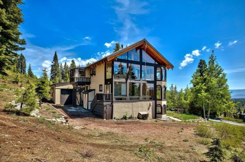 13308 Ski Slope Way, Truckee CA  96161-7005 exterior