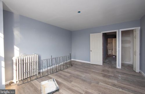 1070 Langham Ave, Camden NJ 08103-2818 exterior