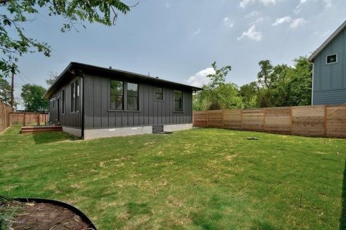 4703 Delores Ave, Austin TX  78721-2001 exterior