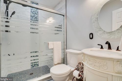 8729 Redman St, Springfield VA  22153-2413 exterior