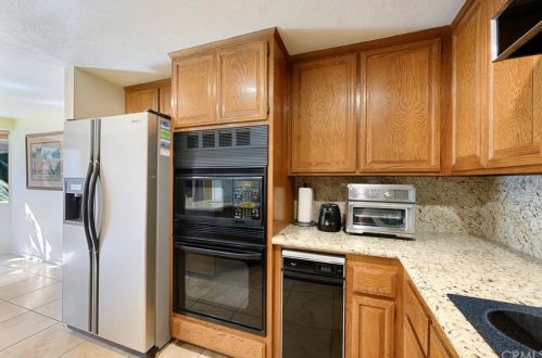 7315 Singingwood Dr, Anaheim CA 92808-1701 exterior