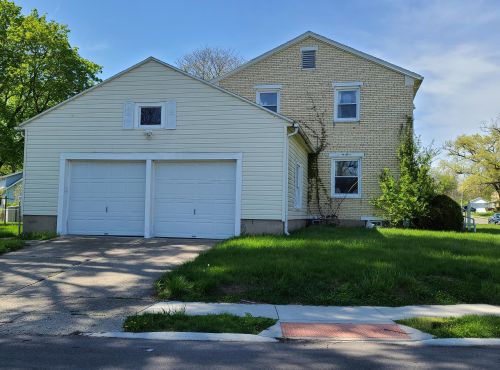 1327 Cedarview Dr, Springfield OH  45503-3441 exterior